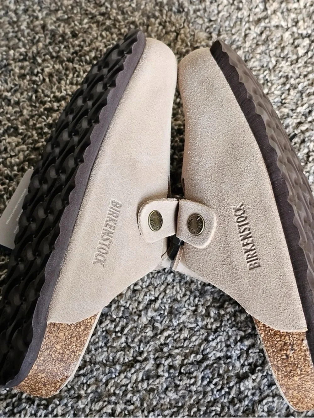 Birkenstock Women’s Beige Suede Clog Sandals with Brass Buckle🐑🐑 - Picture 2 of 4
